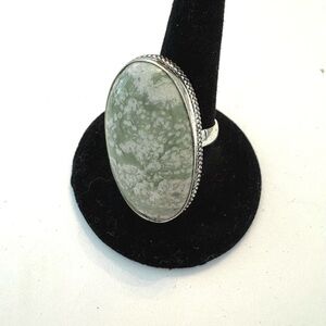 Gorgeous, 925 marked, Peace Jade ring size 7.